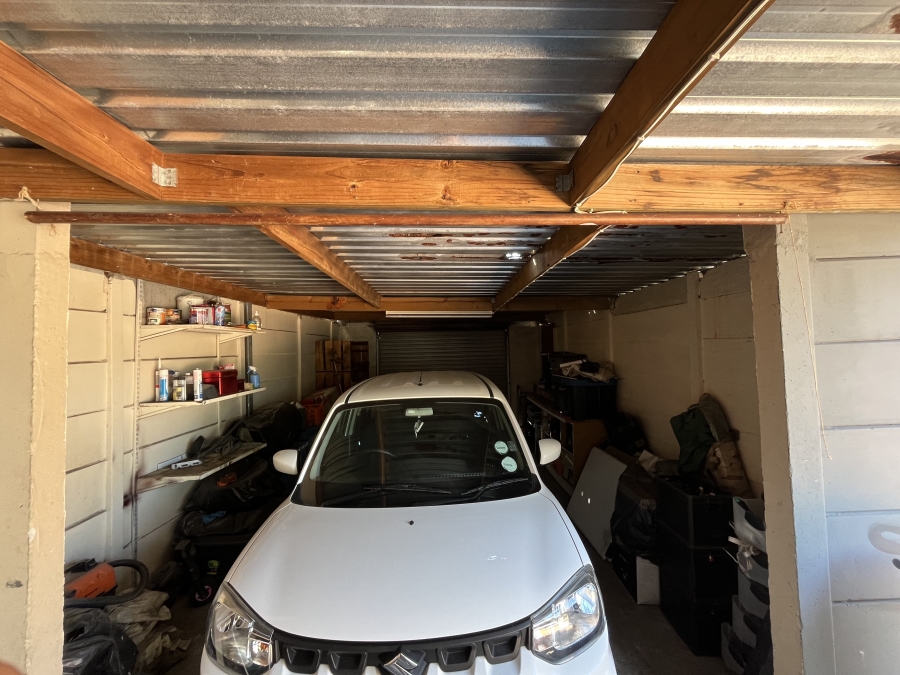 3 Bedroom Property for Sale in Peerless Park Western Cape